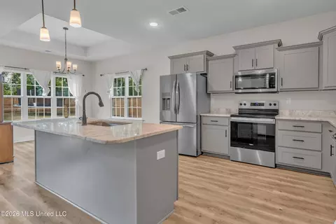 Kitchen - 963 Buttermilk Dr, Nesbit, MS 38651 photo 1 of 4