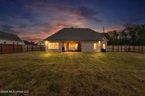 Exterior - 963 Buttermilk Dr, Nesbit, MS 38651 photo 3 of 4