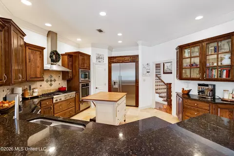 Kitchen - 12244 E Pointe Dr, Picayune, MS 39466 photo 6 of 6