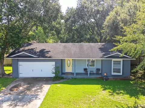 3216 Cumberland Rd, Ocean Springs, MS 39564