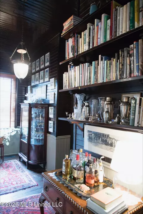 Dining - 138 E Fulton St, Canton, MS 39046 photo 5 of 5