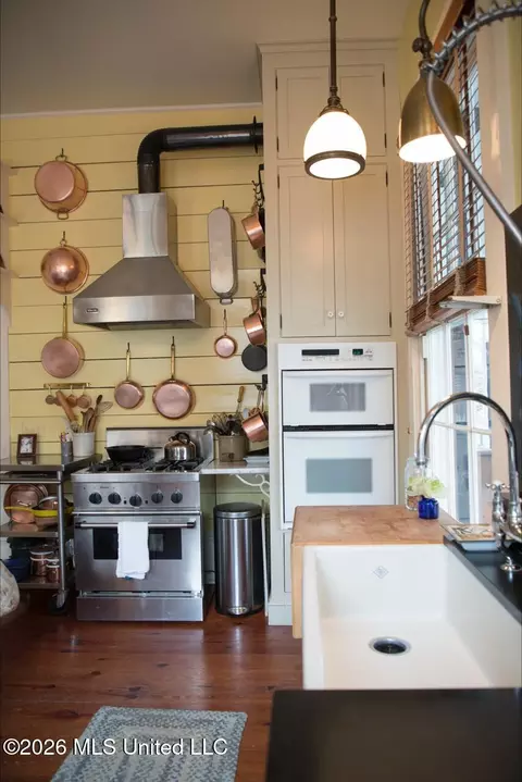 Kitchen - 138 E Fulton St, Canton, MS 39046 photo 4 of 6