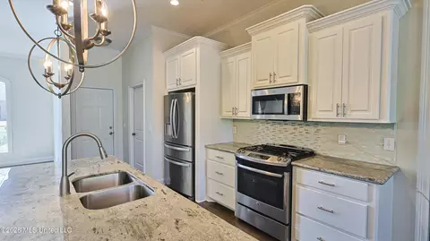 Kitchen - 359 Emerald Way, Brandon, MS 39047 photo 2 of 2