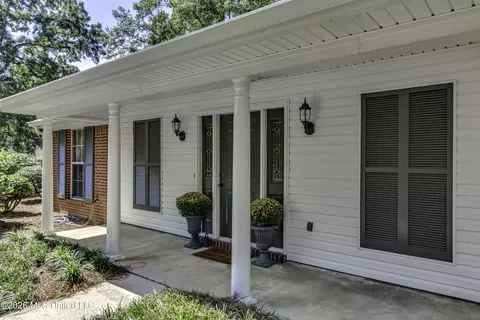 Exterior - 210 Southampton Pl, Brandon, MS 39042 photo 1 of 8