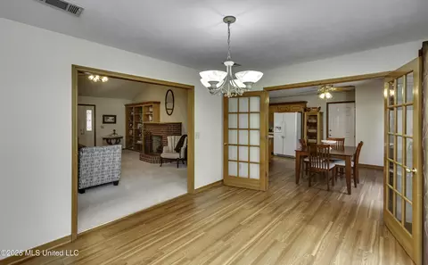 Dining - 210 Southampton Pl, Brandon, MS 39042 photo 2 of 11
