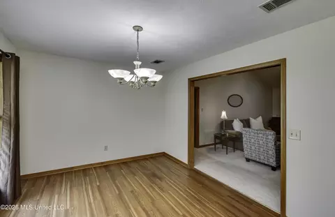 Dining - 210 Southampton Pl, Brandon, MS 39042 photo 3 of 11