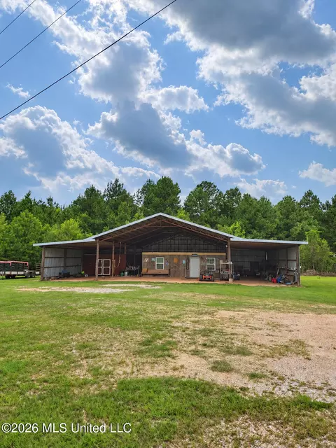 562 Restertown Rd, Poplarville, MS 39470