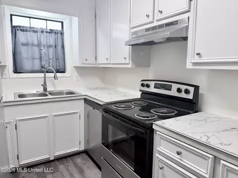 Kitchen - 260 Morrison Rd, Florence, MS 39073 photo 2 of 4