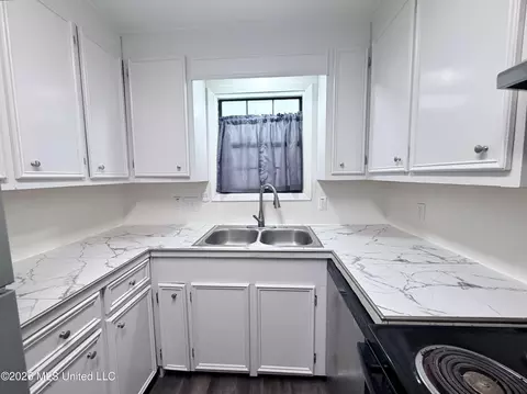 Kitchen - 260 Morrison Rd, Florence, MS 39073 photo 3 of 4
