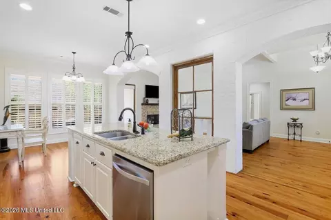 Other - 106 Elizabeth Dr, Brandon, MS 39042 photo 5 of 11