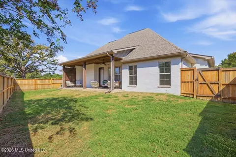 Exterior - 106 Elizabeth Dr, Brandon, MS 39042 photo 5 of 5