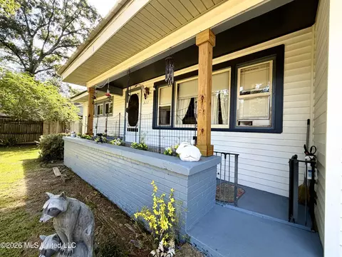 Exterior - 311 N Street Dr, Brookhaven, MS 39601 photo 3 of 10