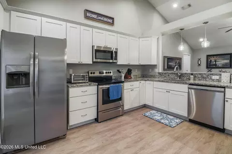 Kitchen - 20 Summit View Dr, Perkinston, MS 39573 photo 1 of 2