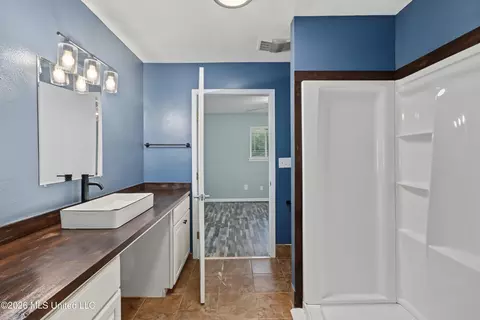 Bath - 86 Teresa Dr, Lucedale, MS 39452 photo 2 of 4