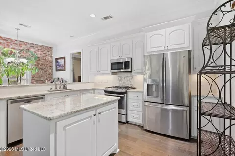 Kitchen - 126 Essen Ln, Madison, MS 39110 photo 1 of 2