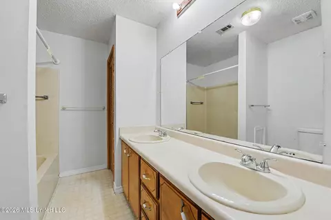 Bath - 154 Read Rd, Lucedale, MS 39452 photo 1 of 3