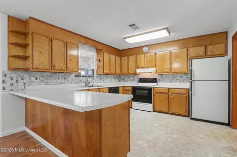 Kitchen - 154 Read Rd, Lucedale, MS 39452 photo 1 of 3