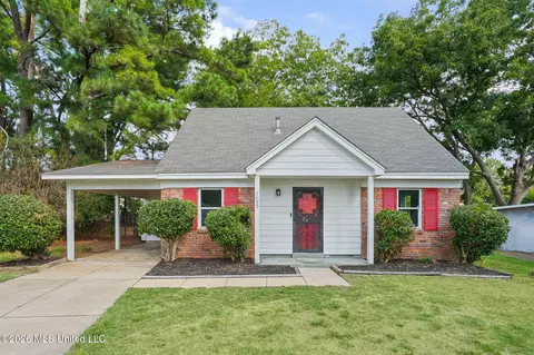 1693 Carla Cv, Southaven, MS 38671