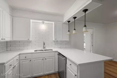 Kitchen - 2549 Gina Dr, Pearl, MS 39208 photo 2 of 2