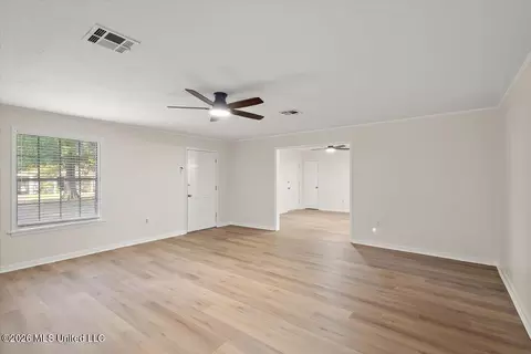 Living - 2549 Gina Dr, Pearl, MS 39208 photo 3 of 6