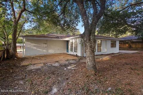 Exterior - 2549 Gina Dr, Pearl, MS 39208 photo 5 of 7