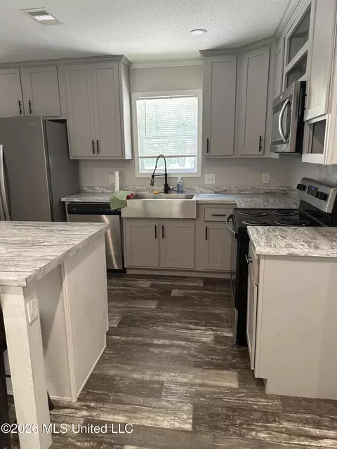 Kitchen - 3183 Chichester Rd, Edwards, MS 39066 photo 2 of 2