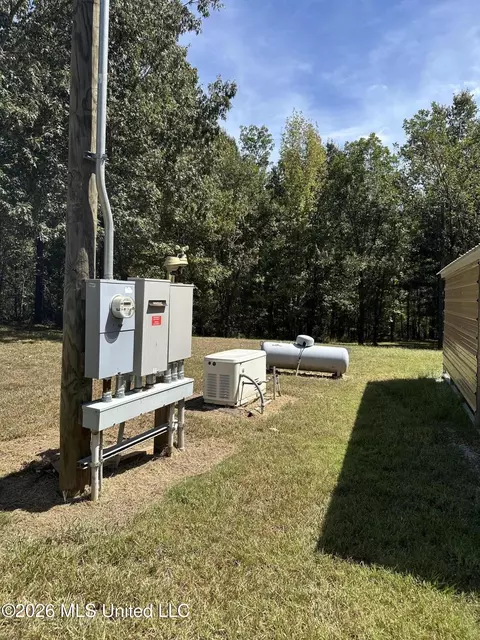 Exterior - 3183 Chichester Rd, Edwards, MS 39066 photo 4 of 4