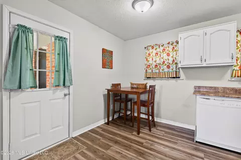 Entry Way - 5232 Ward Pineview Rd, Lucedale, MS 39452 photo 2 of 2