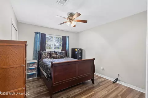 Bedroom - 5232 Ward Pineview Rd, Lucedale, MS 39452 photo 3 of 3