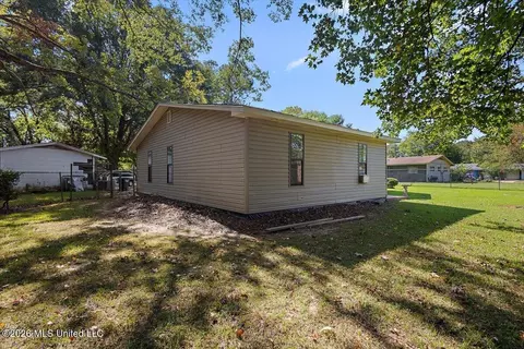 Exterior - 6588 Johnson Pl, Jackson, MS 39213 photo 7 of 8