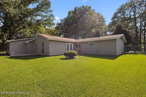 Exterior - 6588 Johnson Pl, Jackson, MS 39213 photo 5 of 8
