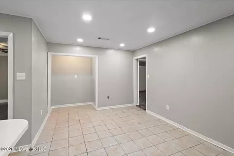 Entry Way - 6588 Johnson Pl, Jackson, MS 39213 photo 1 of 2