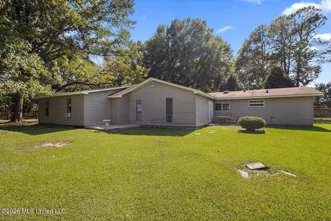 Exterior - 6588 Johnson Pl, Jackson, MS 39213 photo 6 of 8