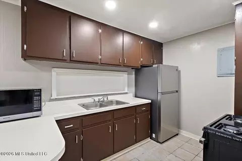 Kitchen - 6588 Johnson Pl, Jackson, MS 39213 photo 2 of 2