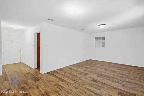Living - 3058 Woodside Dr, Jackson, MS 39212 photo 3 of 3