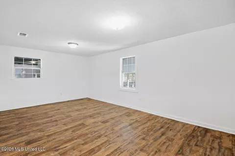 Living - 3058 Woodside Dr, Jackson, MS 39212 photo 1 of 3