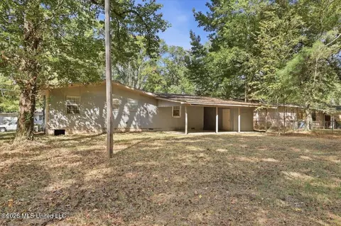 Exterior - 3058 Woodside Dr, Jackson, MS 39212 photo 1 of 4