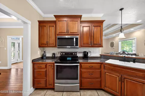 Kitchen - 6819 Pinetop Rd, Lucedale, MS 39452 photo 3 of 5