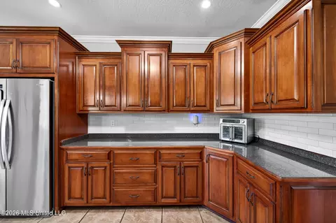 Kitchen - 6819 Pinetop Rd, Lucedale, MS 39452 photo 2 of 5