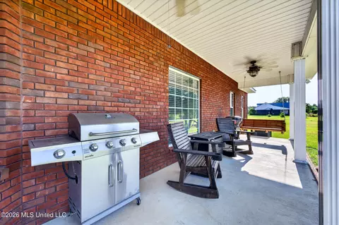 Exterior - 6819 Pinetop Rd, Lucedale, MS 39452 photo 5 of 9