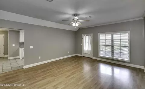 Living - 606 Briars Bnd, Brandon, MS 39042 photo 3 of 5