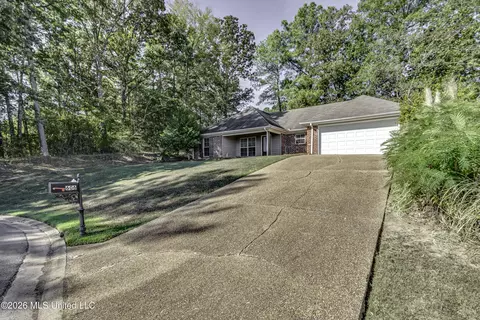 Exterior - 606 Briars Bnd, Brandon, MS 39042 photo 6 of 7