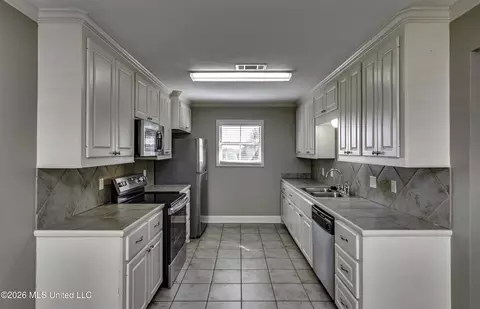 Entry Way - 606 Briars Bnd, Brandon, MS 39042 photo 1 of 1