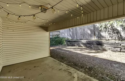 Exterior - 606 Briars Bnd, Brandon, MS 39042 photo 4 of 7