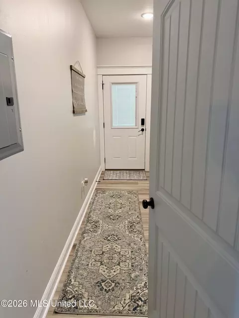 Entry Way - 133 Trevor Ln, Lucedale, MS 39452 photo 3 of 4