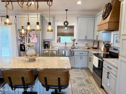 Kitchen - 133 Trevor Ln, Lucedale, MS 39452 photo 2 of 4