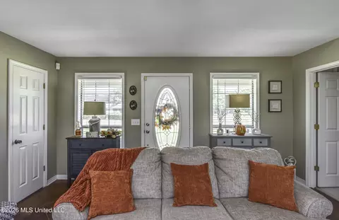 Entry Way - 1112 3rd St, Magee, MS 39111 photo 1 of 2