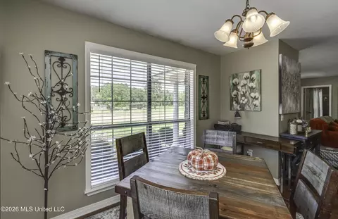 Dining - 1112 3rd St, Magee, MS 39111 photo 2 of 4