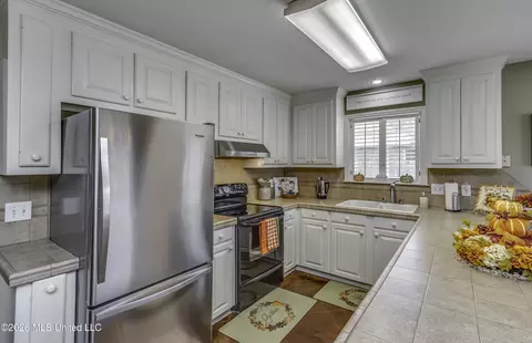 Kitchen - 1112 3rd St, Magee, MS 39111 photo 2 of 8