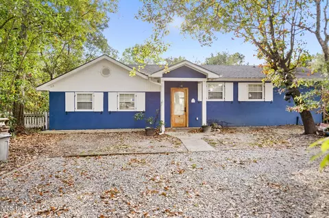 207 Vacation Ln, Waveland, MS 39576